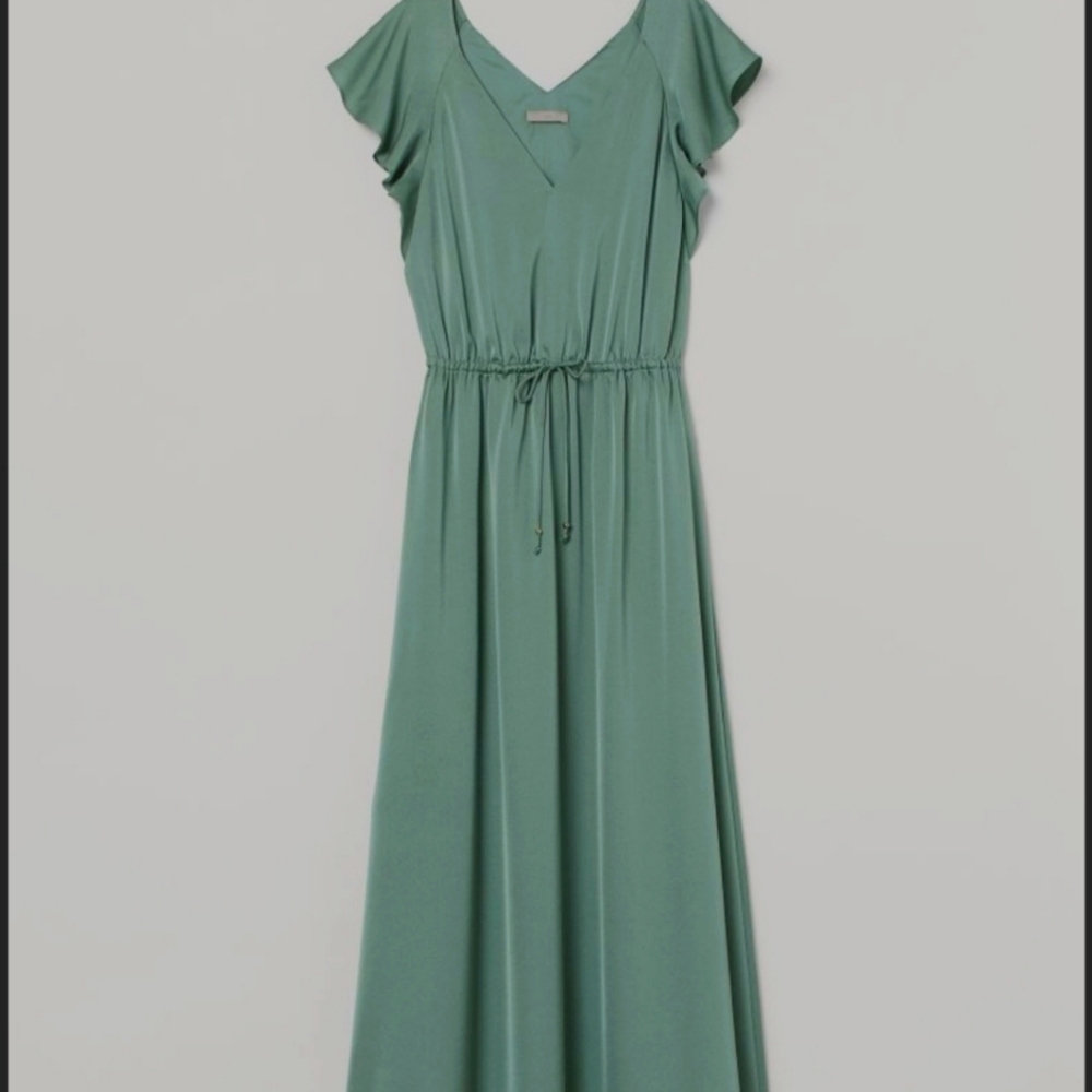 Maxi dress with butterfly sleeves